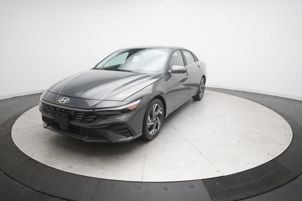 Used 2024 Hyundai Elantra Limited FWD image 12