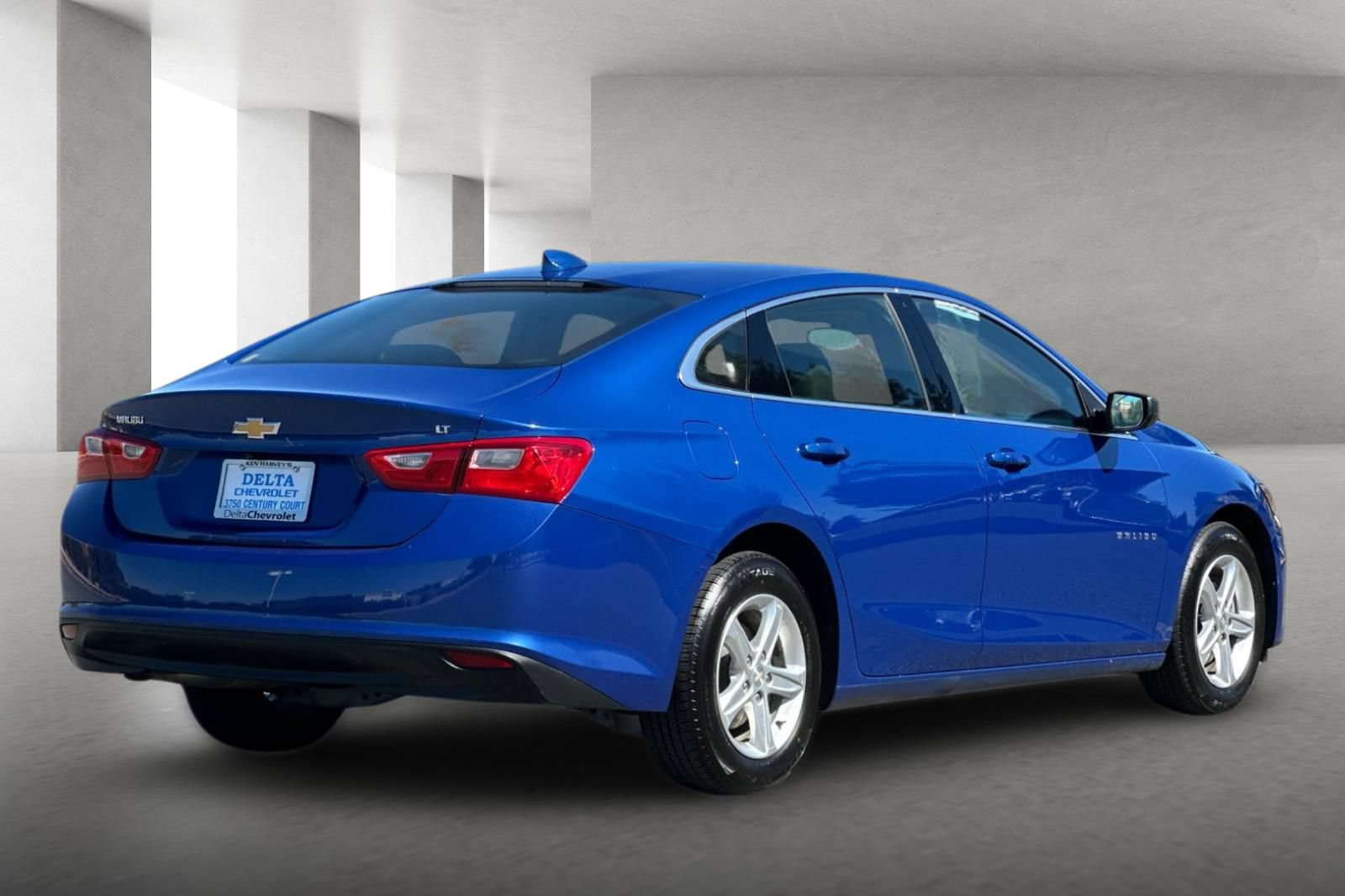 Used 2023 Chevrolet Malibu LT FWD image 4
