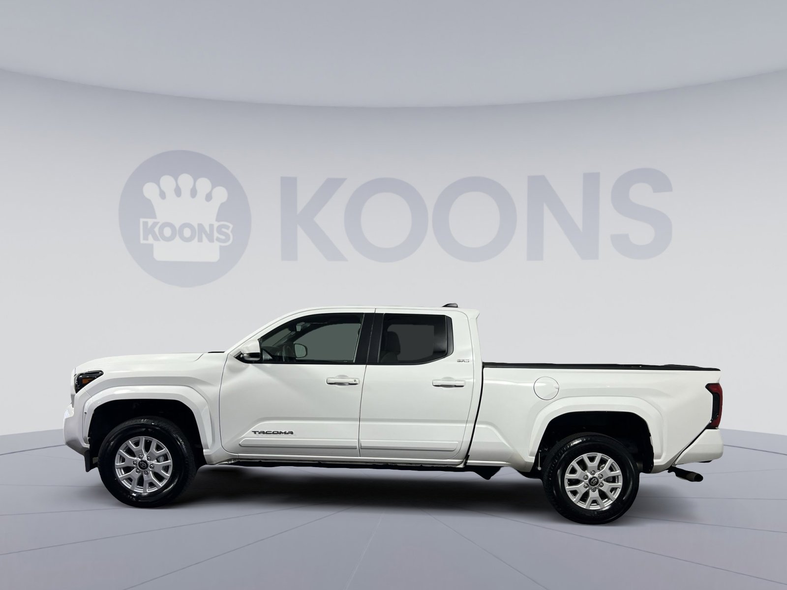Used 2024 Toyota Tacoma SR5 image 2