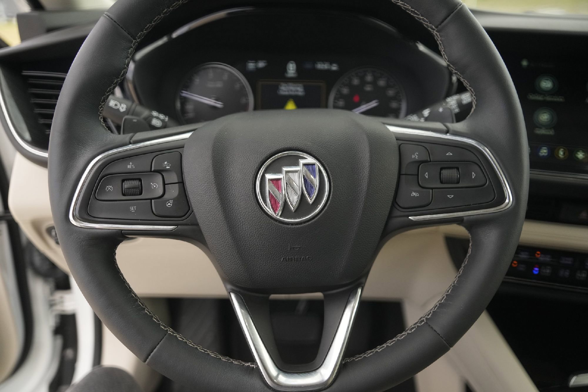 Used 2023 Buick Envision Essence image 11