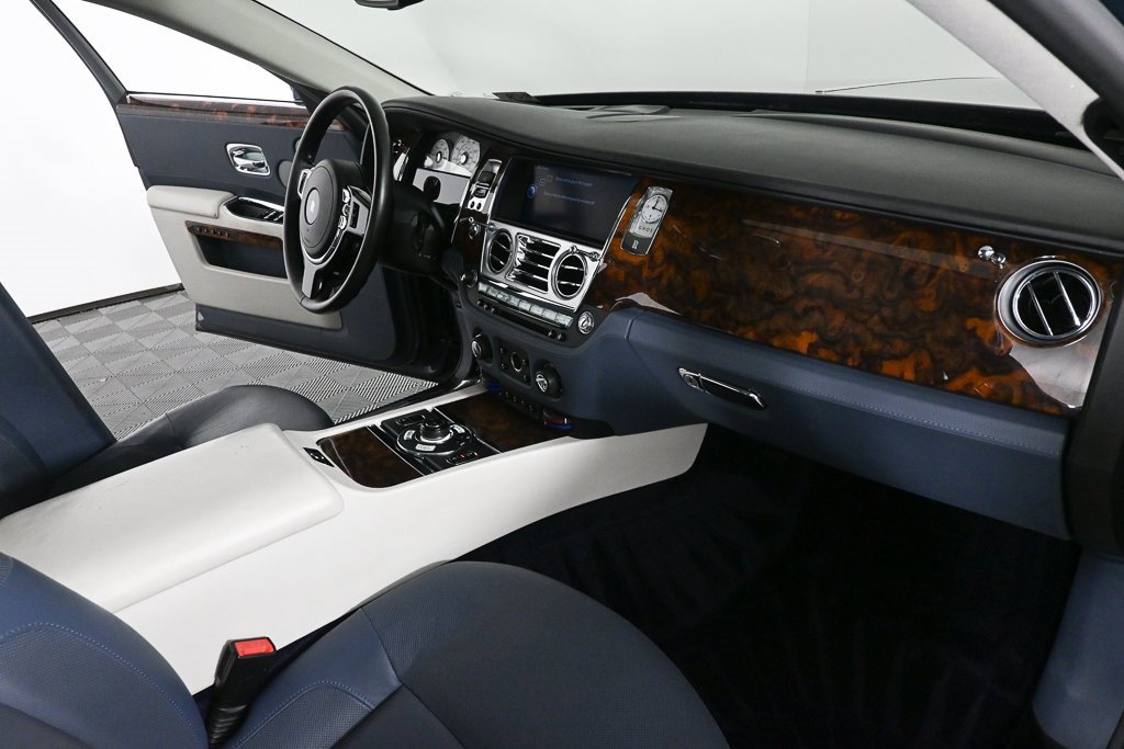 Used 2010 Rolls-Royce Ghost image 22