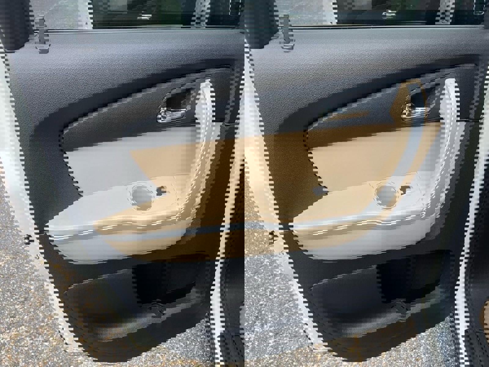 Used 2011 GMC Acadia SLT image 32