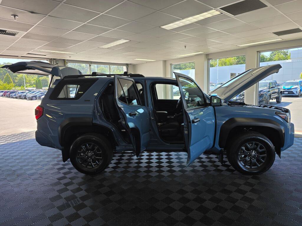 Certified 2025 Toyota 4Runner SR5 AWD/4WD image 15