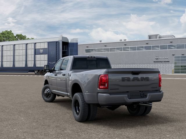 New 2026 RAM 3500 Big Horn AWD/4WD image 4