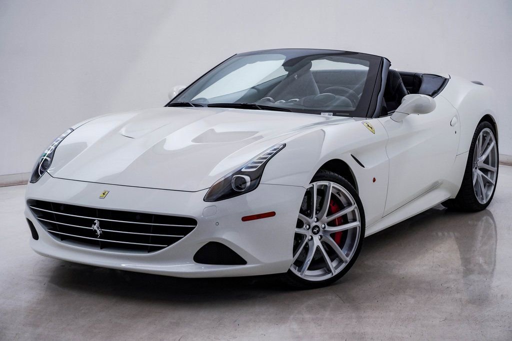 Used 2015 Ferrari California T image 3