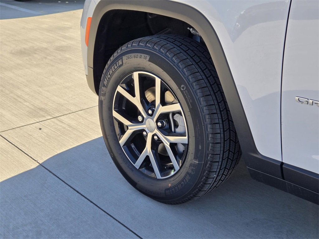 New 2025 Jeep Grand Cherokee Limited w/ Luxury Tech Group II image 6