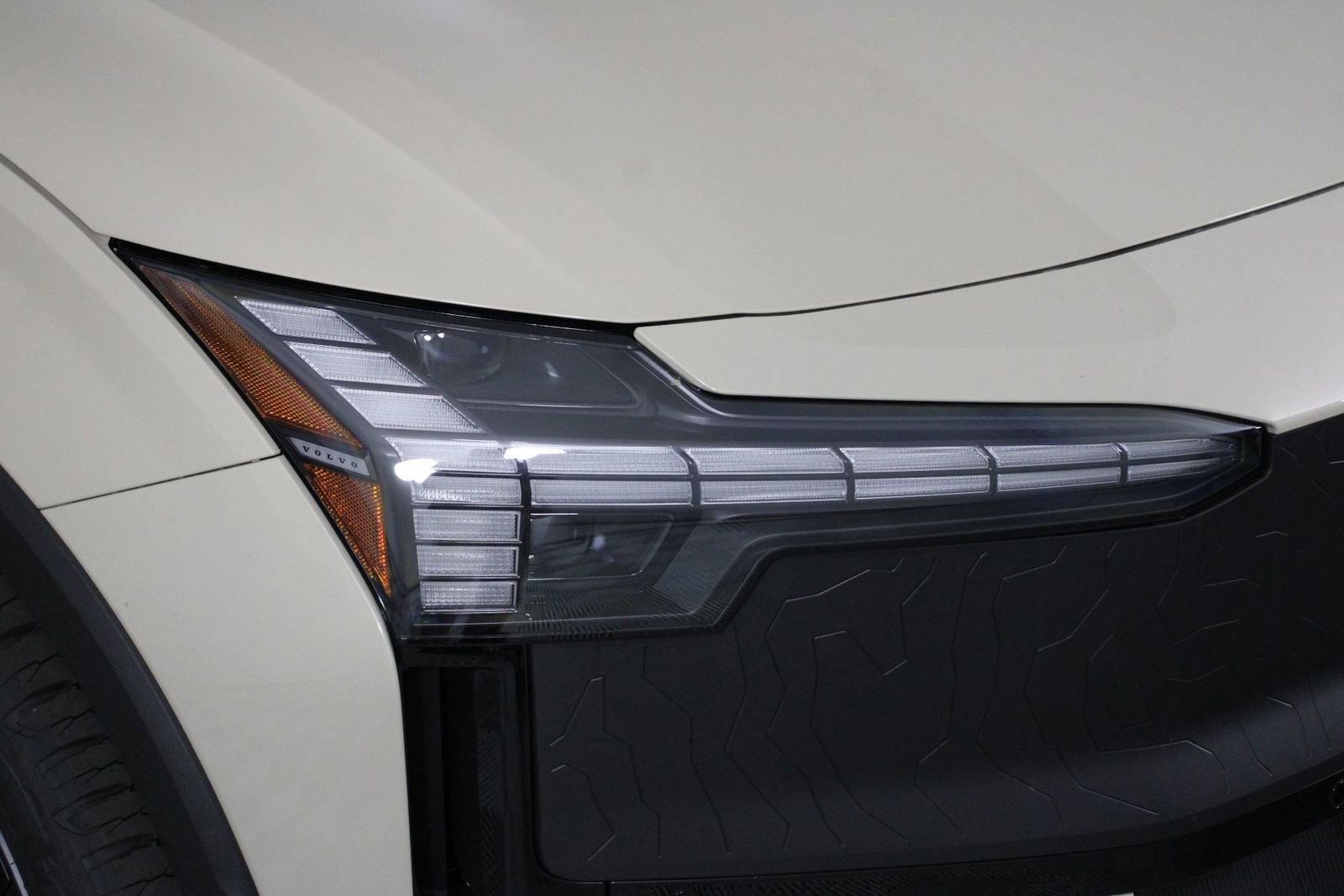 New 2026 Volvo EX30 Cross Country Ultra w/ Protection Package Premier image 13