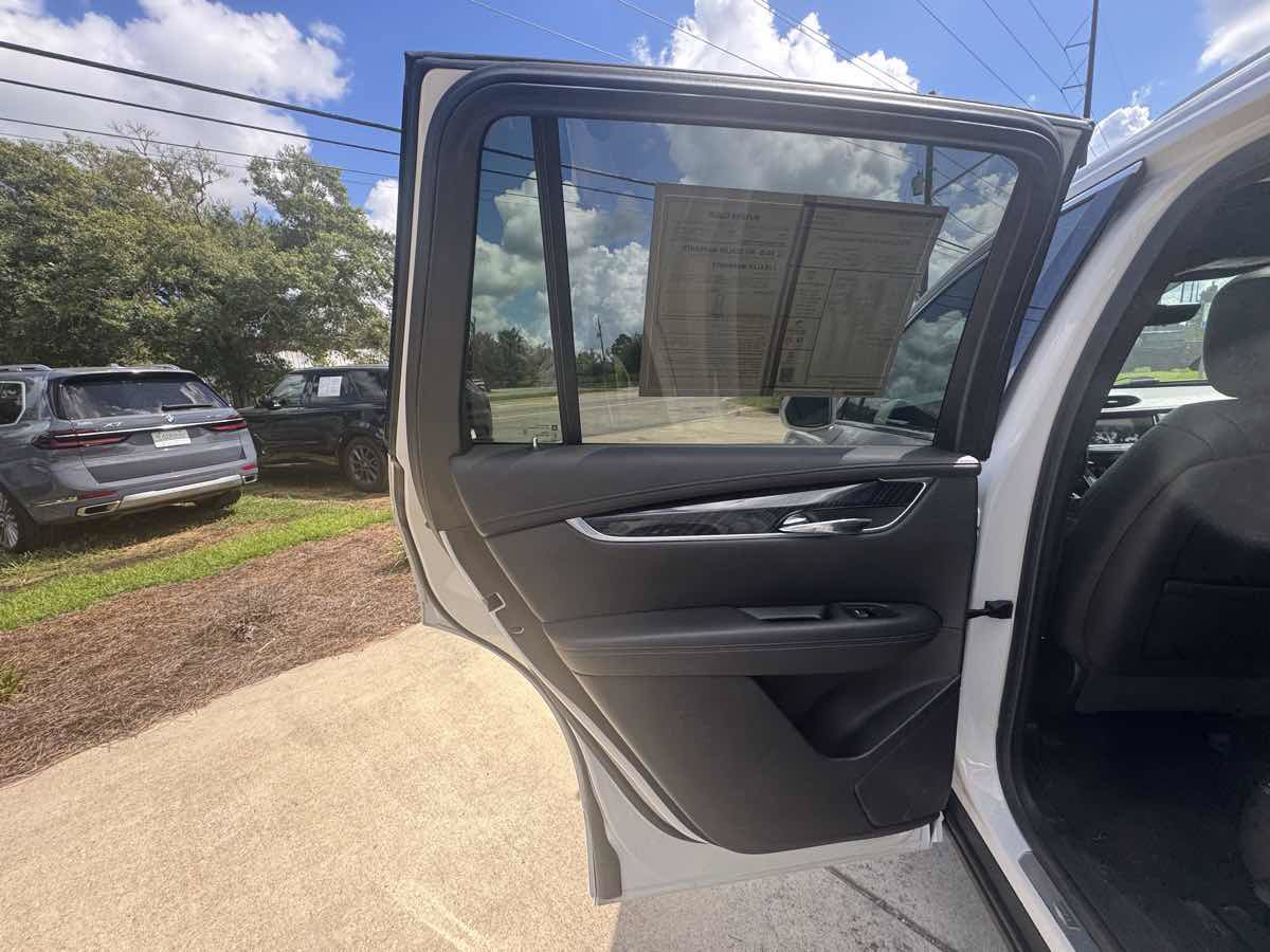 Used 2020 Cadillac XT6 Premium Luxury FWD image 27