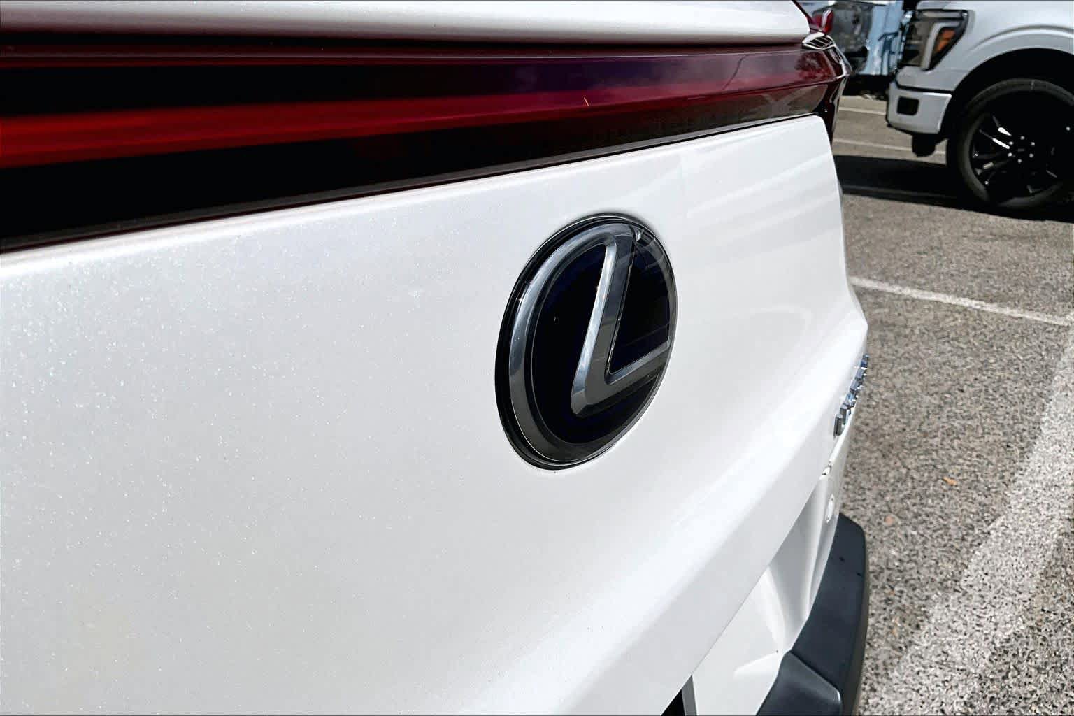 Used 2020 Lexus UX 250h w/ Premium Package image 30