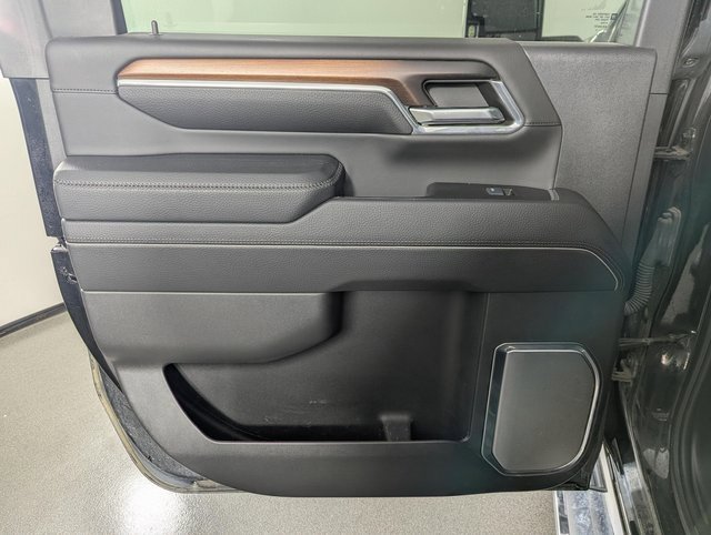 Used 2024 GMC Sierra 3500 Denali w/ Denali Reserve Package image 15