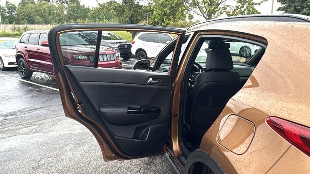 Used 2020 Kia Sportage S w/ S Premium Package AWD/4WD image 28
