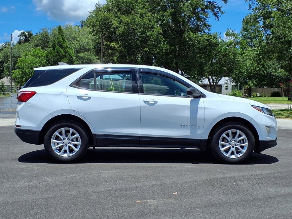 Used 2018 Chevrolet Equinox LS image 3