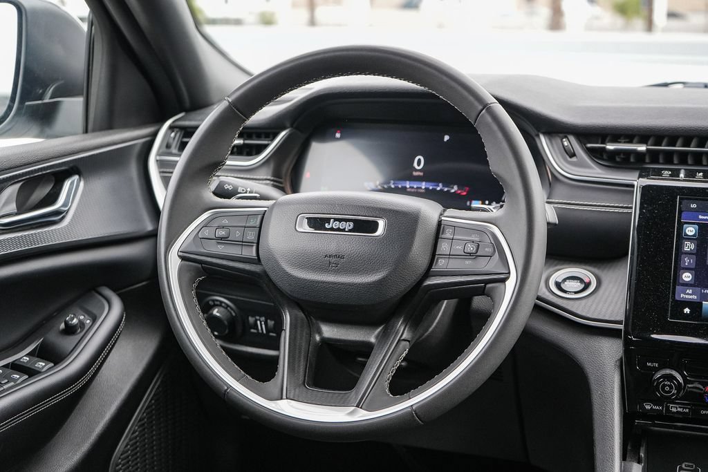 Used 2024 Jeep Grand Cherokee L Laredo AWD/4WD image 16