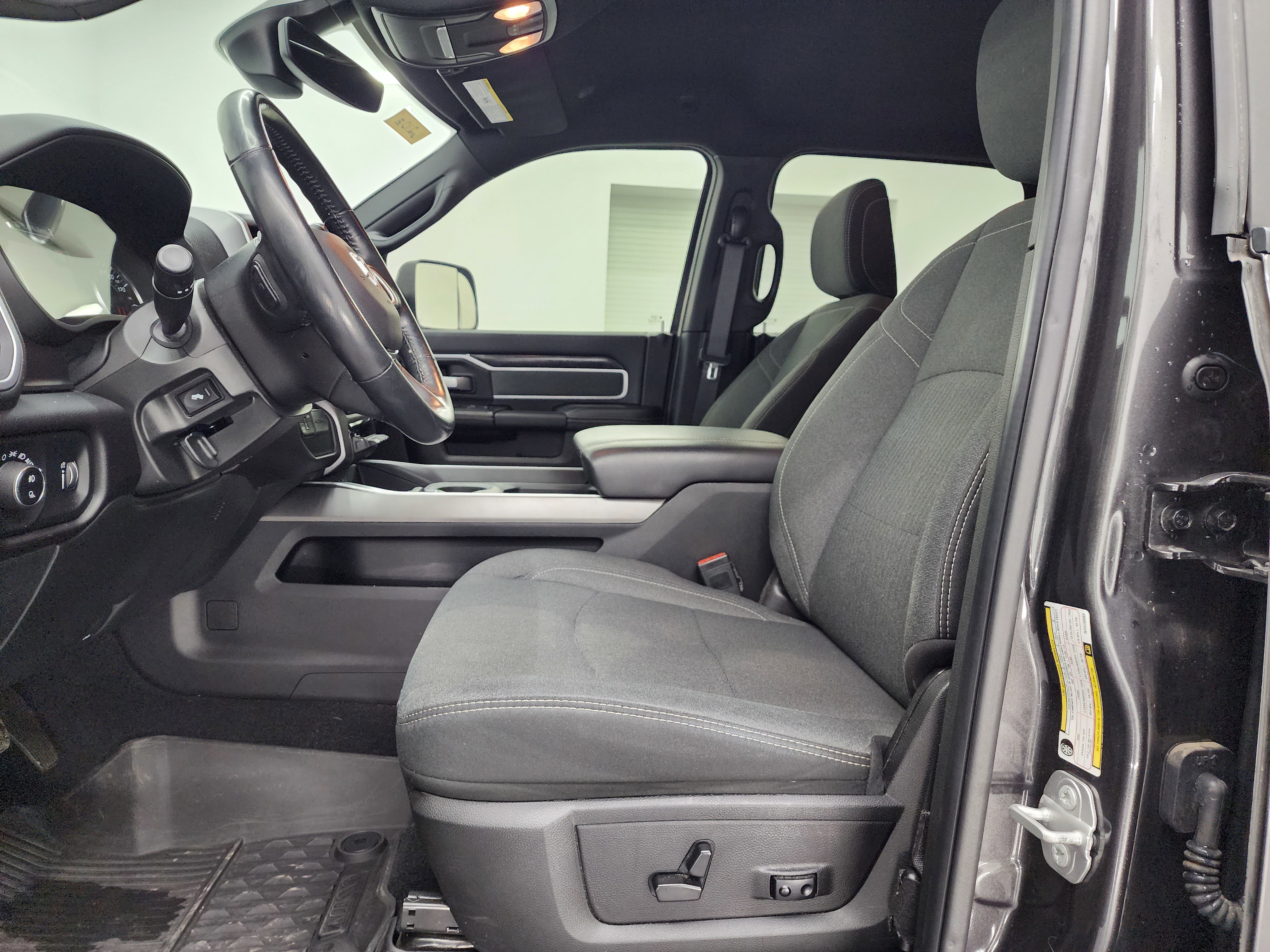 Used 2022 RAM 2500 Big Horn w/ Night Edition image 8