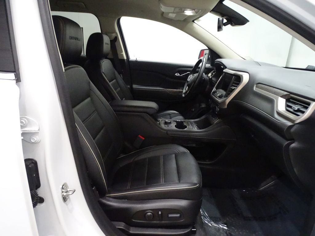 Used 2023 GMC Acadia Denali image 16