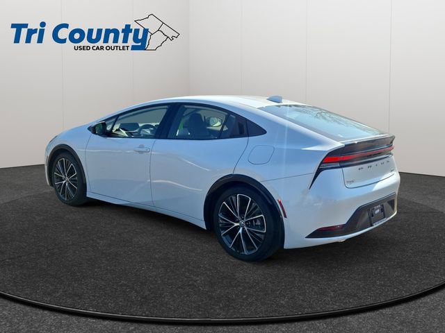 Used 2025 Toyota Prius XLE image 6