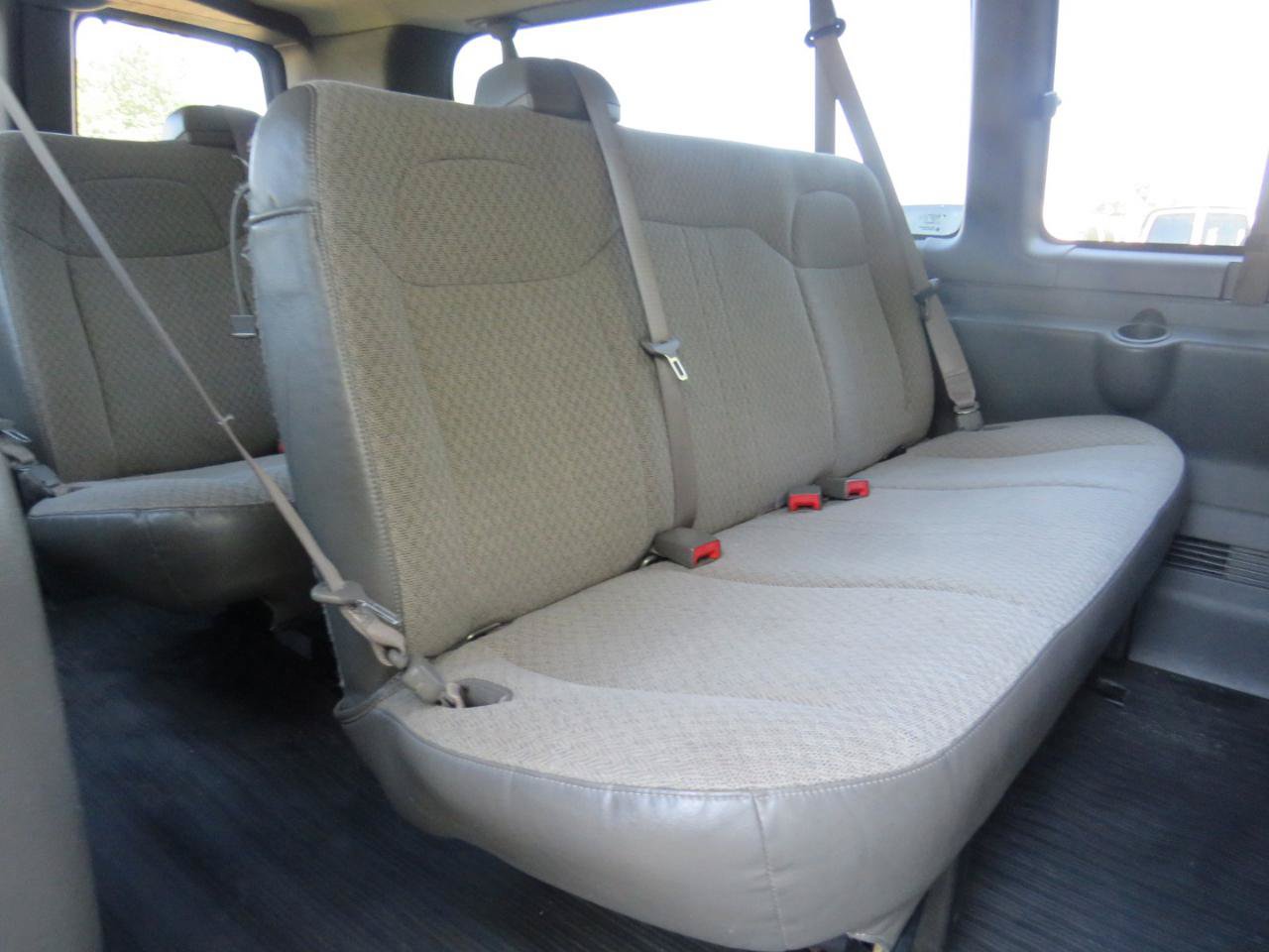 Used 2011 Chevrolet Express 3500 LS RWD image 22