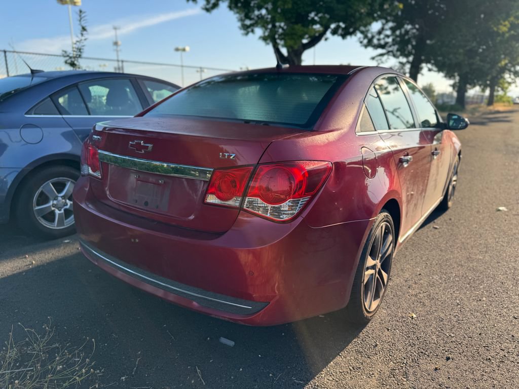 Used 2011 Chevrolet Cruze LTZ FWD image 2