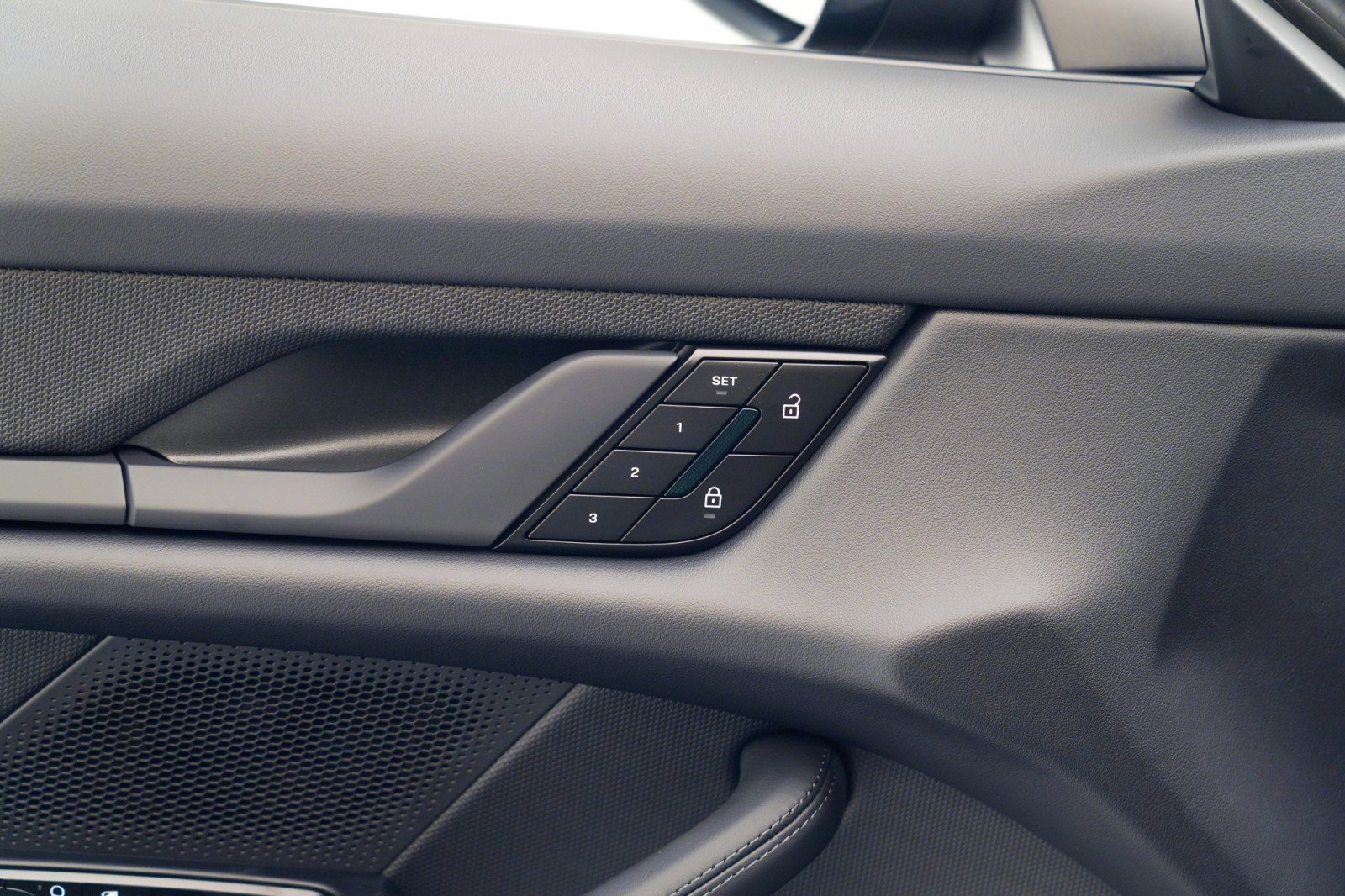 New 2026 Porsche Taycan image 23