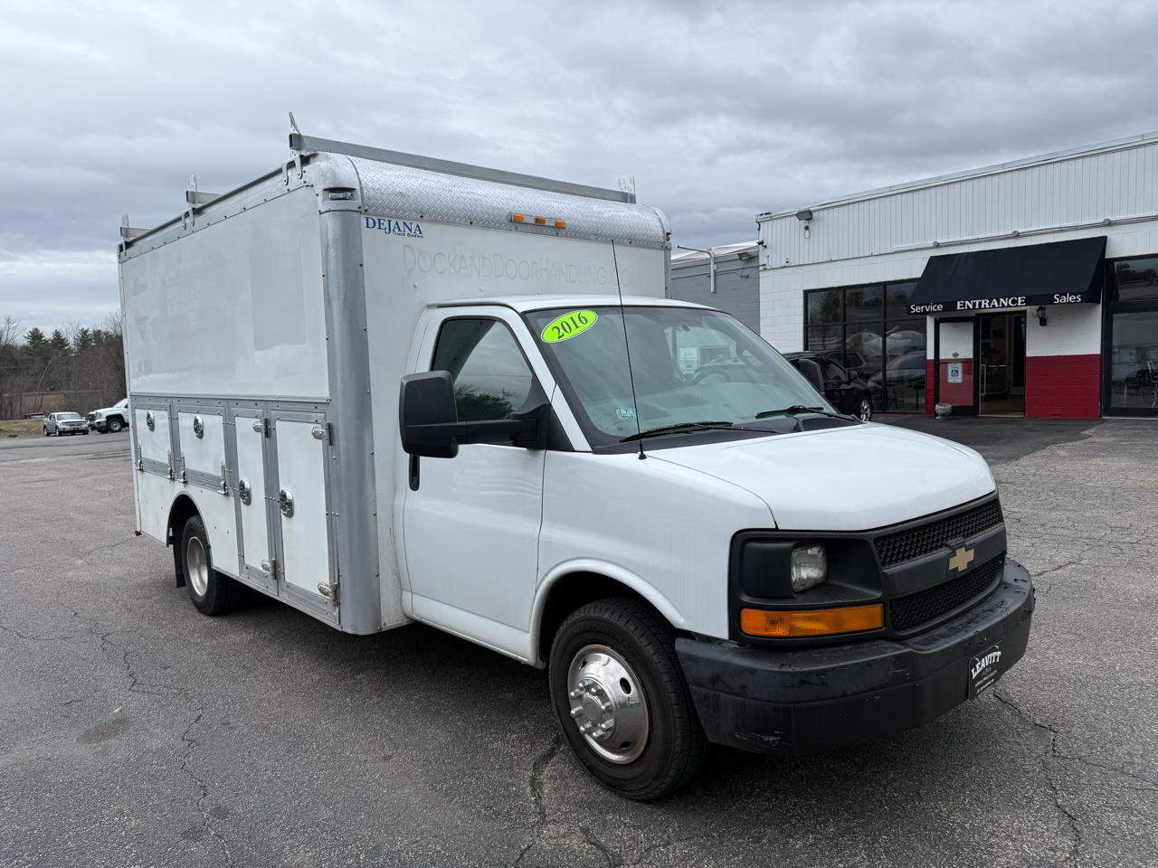 Used 2016 Chevrolet Express 3500 image 4
