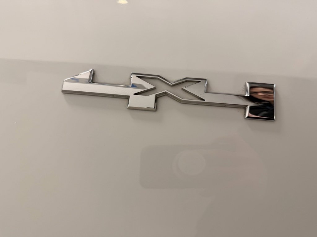 Used 2018 GMC Canyon SLT image 17