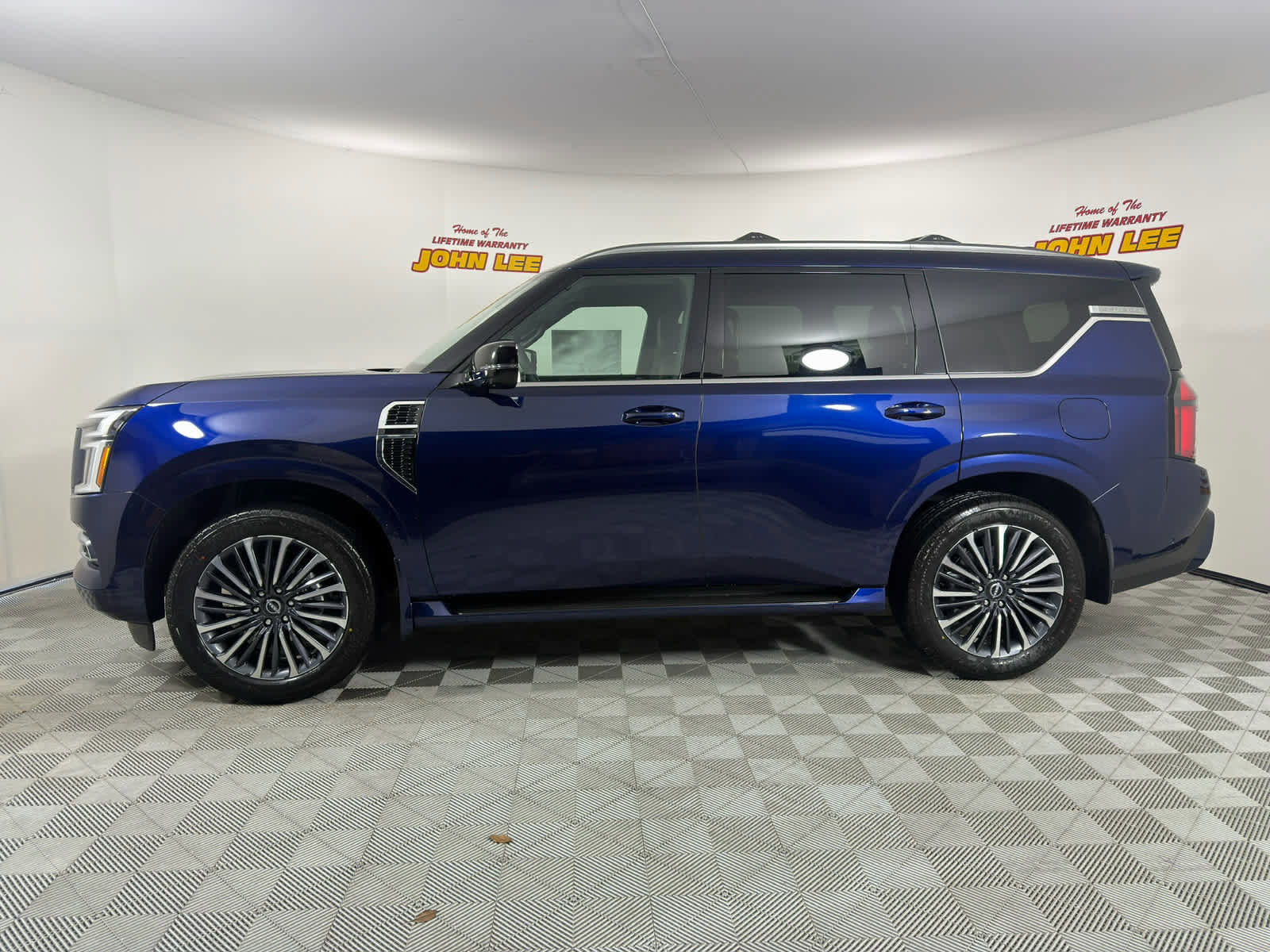 New 2026 Nissan Armada Platinum Reserve w/ Accent Package AWD/4WD image 2