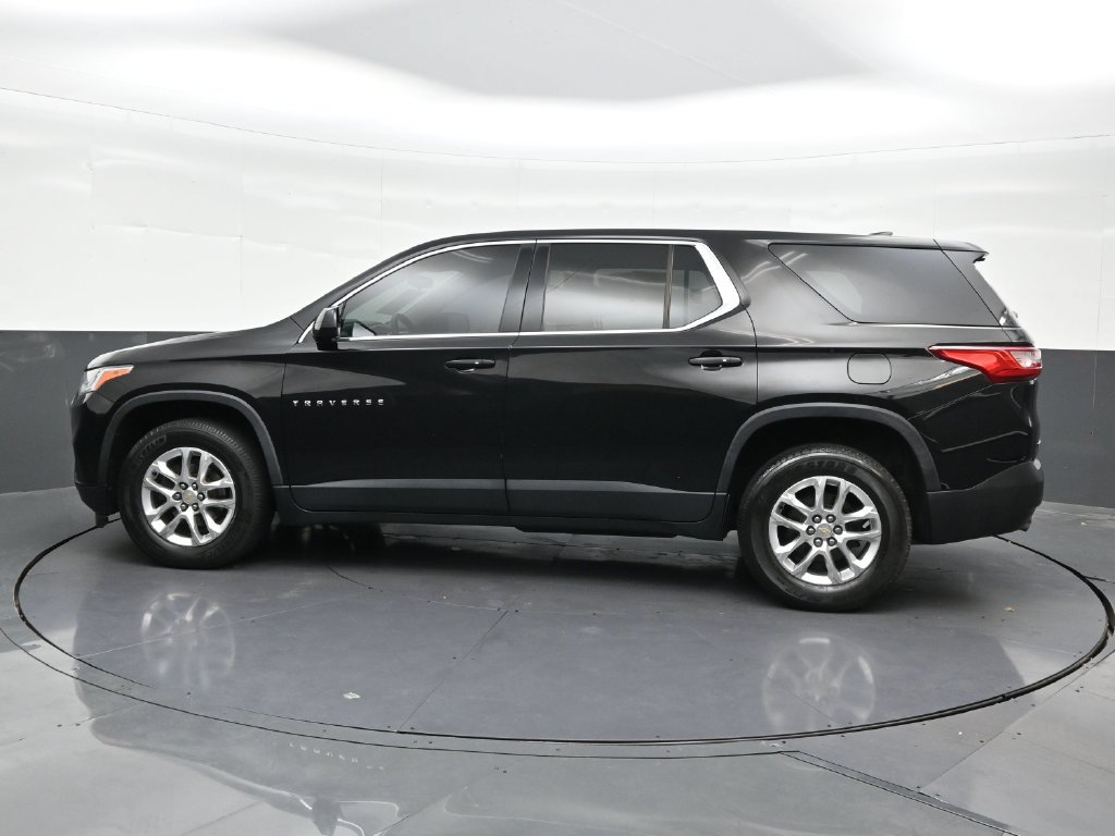 Used 2019 Chevrolet Traverse LS FWD image 2