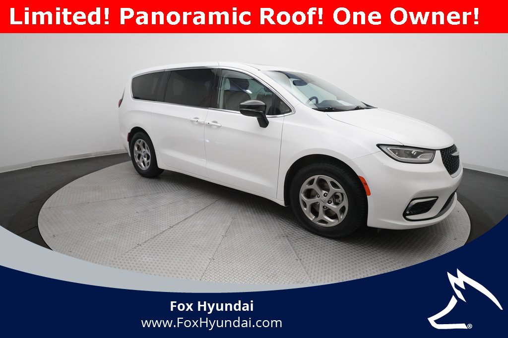 Used 2024 Chrysler Pacifica Limited image 13