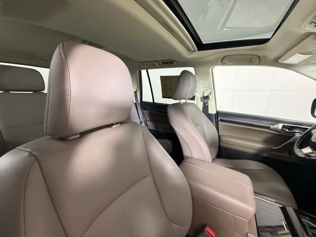 Used 2021 Lexus GX 460 Premium w/ Premium Package image 37