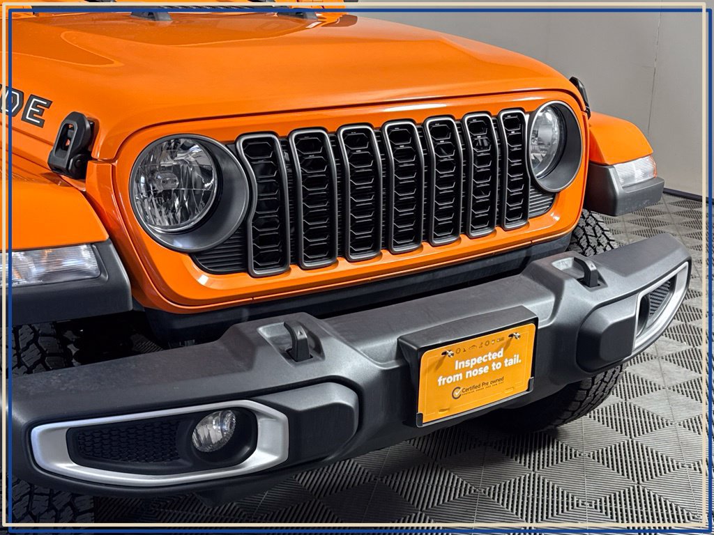 Certified 2025 Jeep Gladiator Overland AWD/4WD image 4
