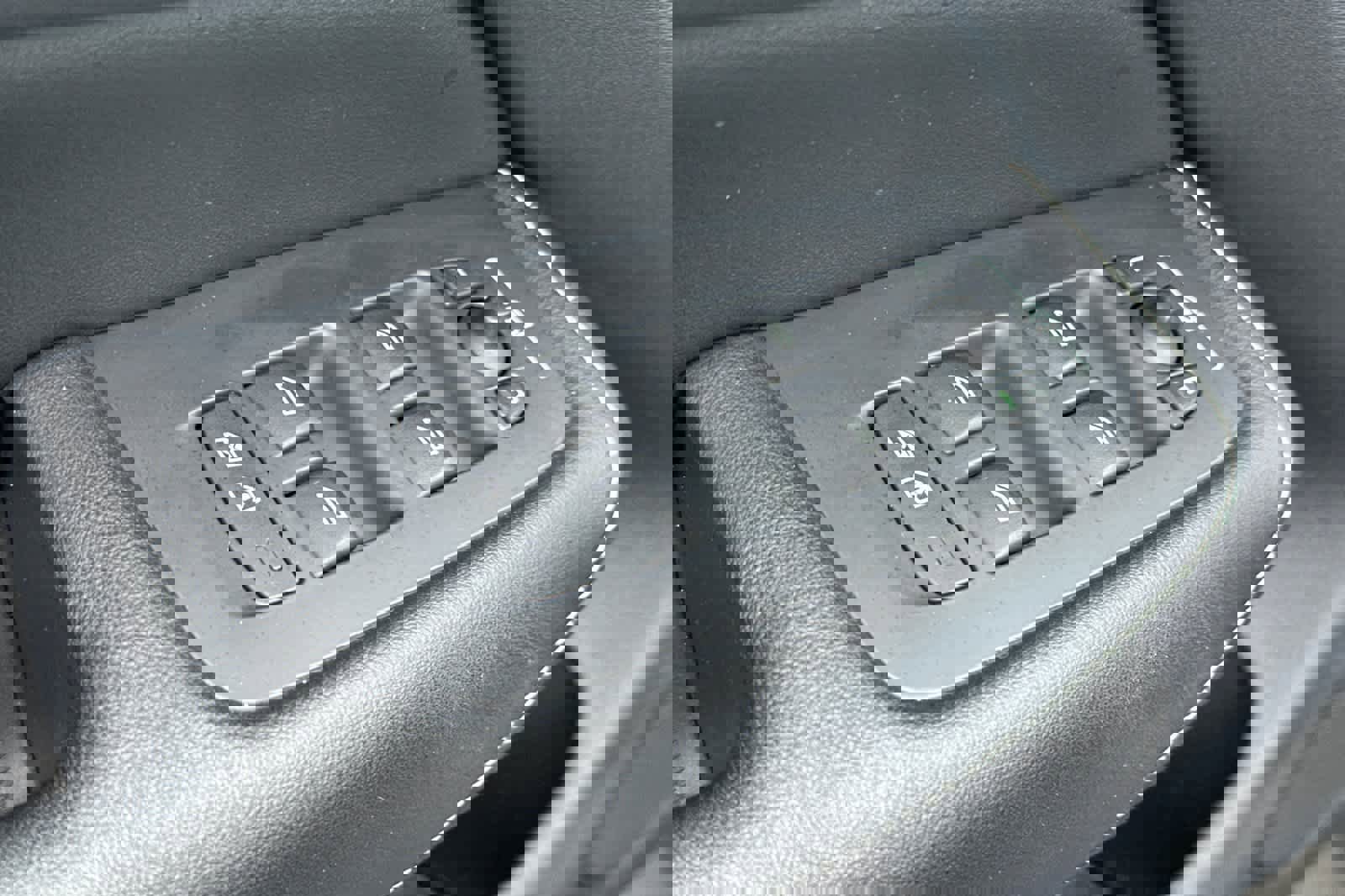 Used 2019 Volvo XC60 T5 R-Design image 13