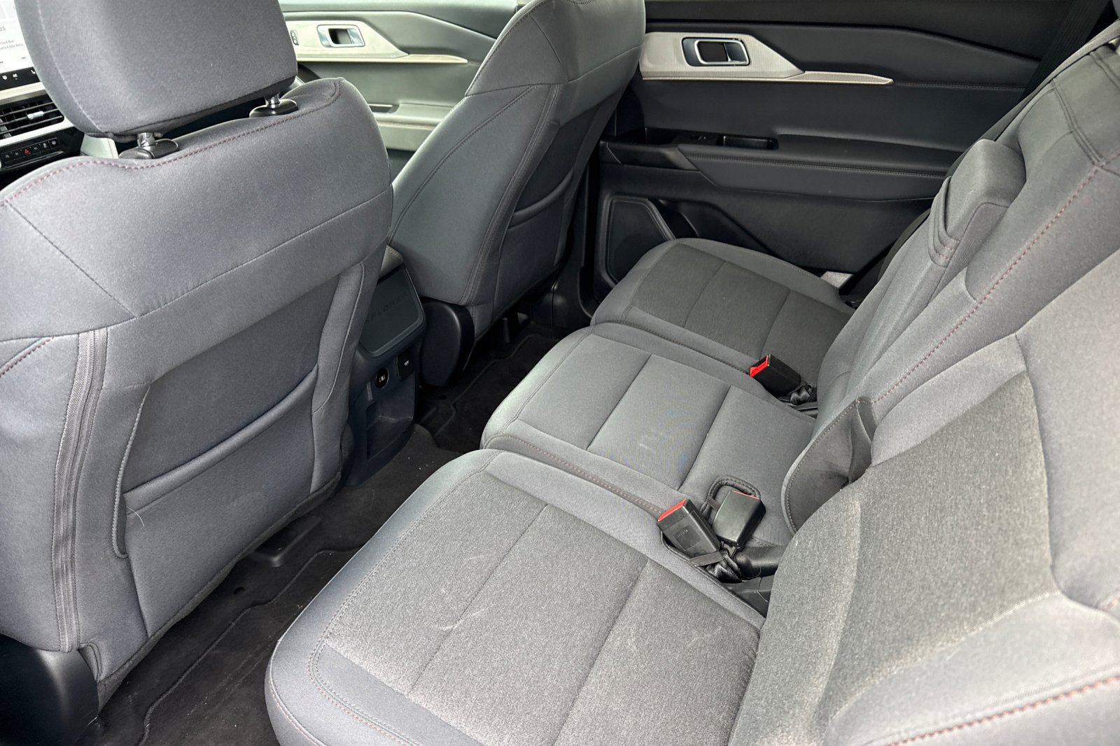 Used 2026 Ford Explorer Active RWD image 12
