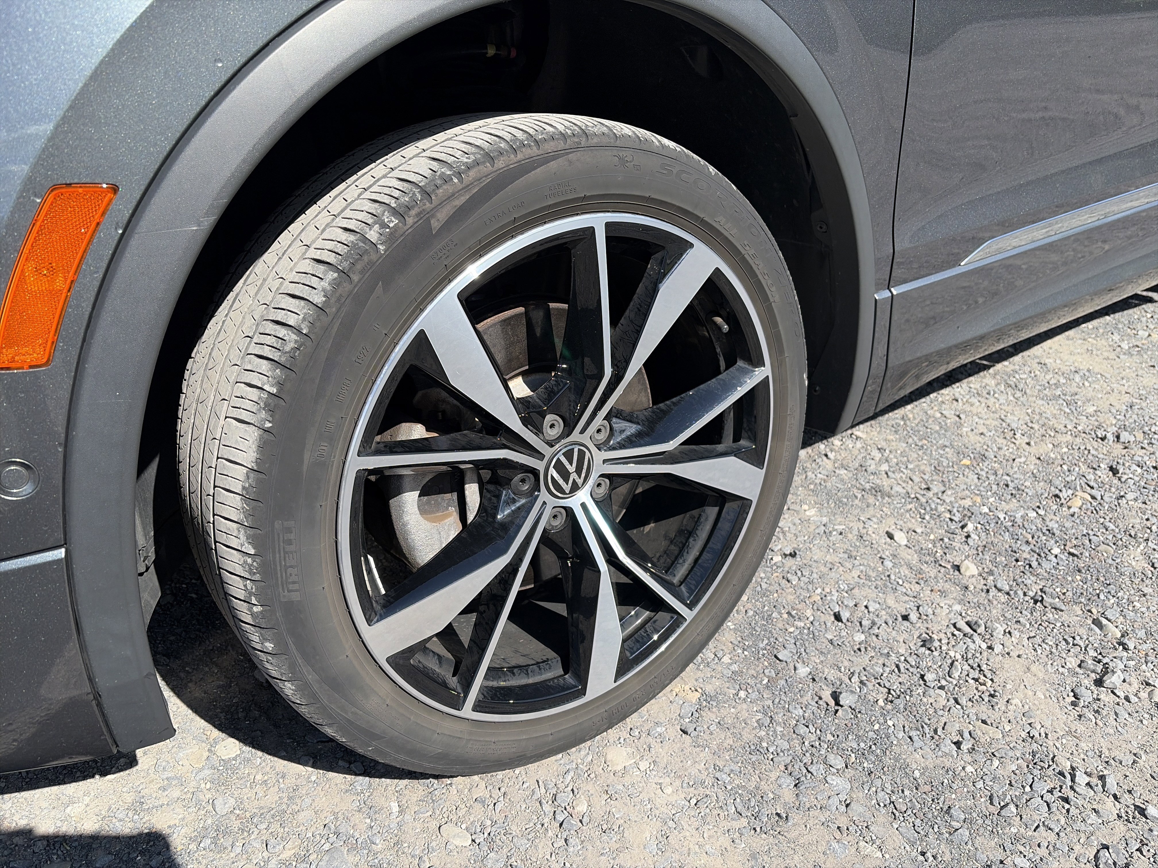 Used 2022 Volkswagen Tiguan SEL R-Line AWD/4WD image 11