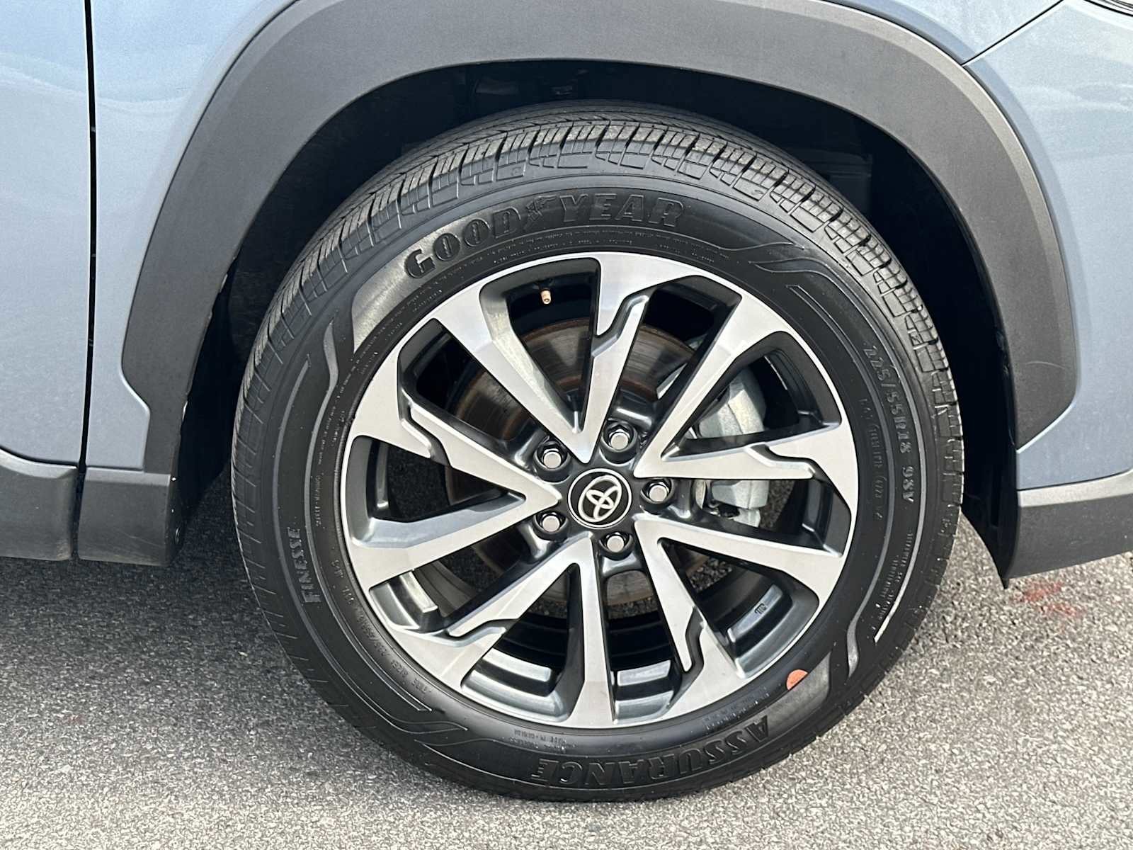 Used 2024 Toyota Corolla Cross XLE FWD image 7