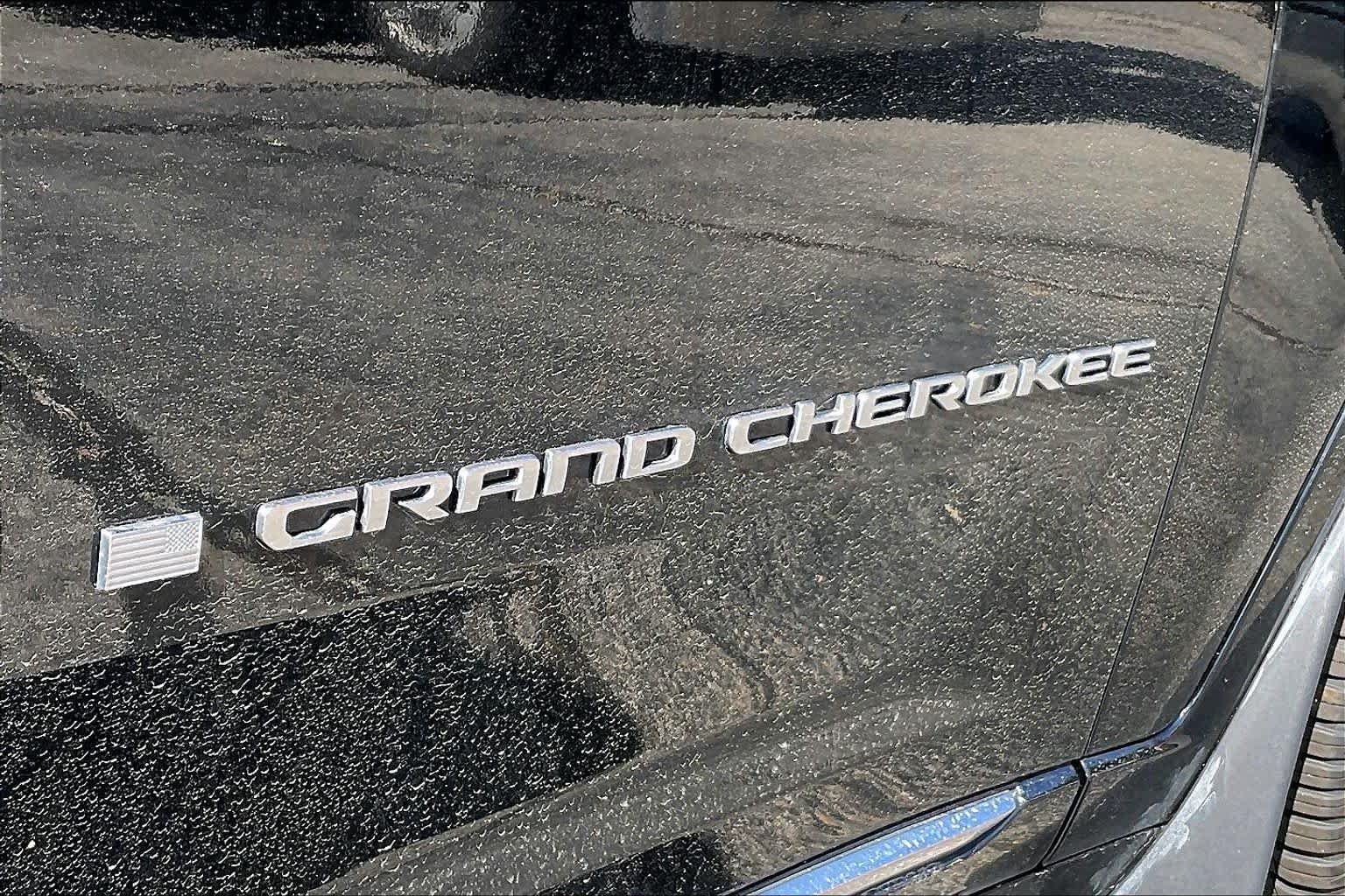 Used 2022 Jeep Grand Cherokee Summit AWD/4WD image 9