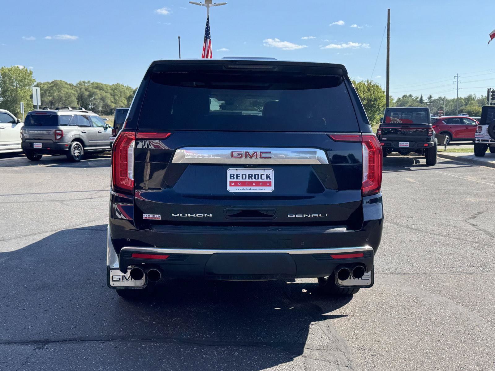 Used 2021 GMC Yukon Denali w/ Denali Premium Package AWD/4WD image 6