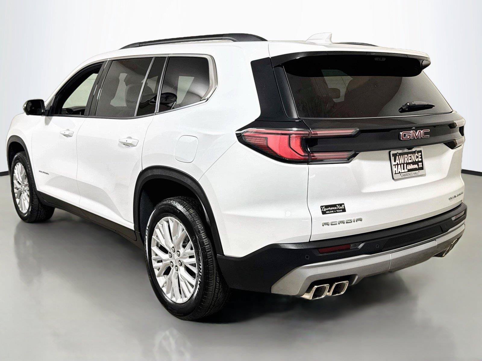Used 2026 GMC Acadia Elevation w/ Elevation Premium Package FWD image 6