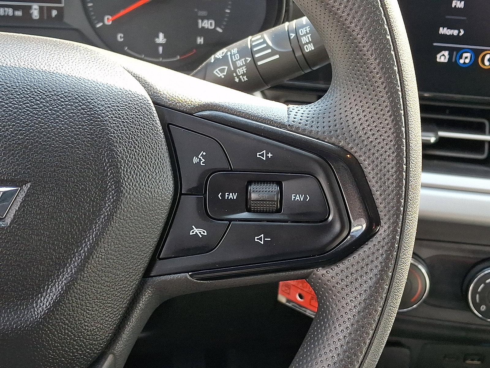 Used 2025 Chevrolet Trax LS FWD image 21