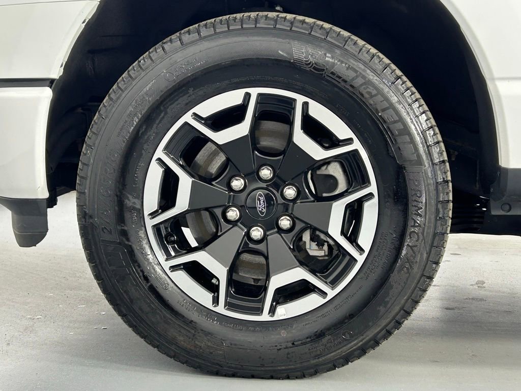 Used 2022 Ford F150 Lightning XLT image 34