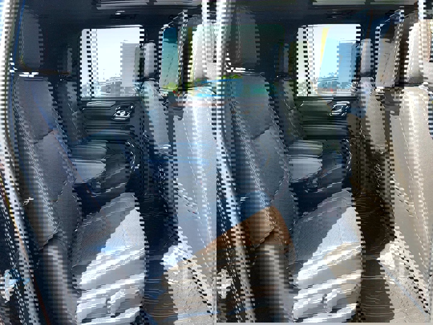 Used 2021 Chevrolet Suburban High Country w/ Premium Package image 27