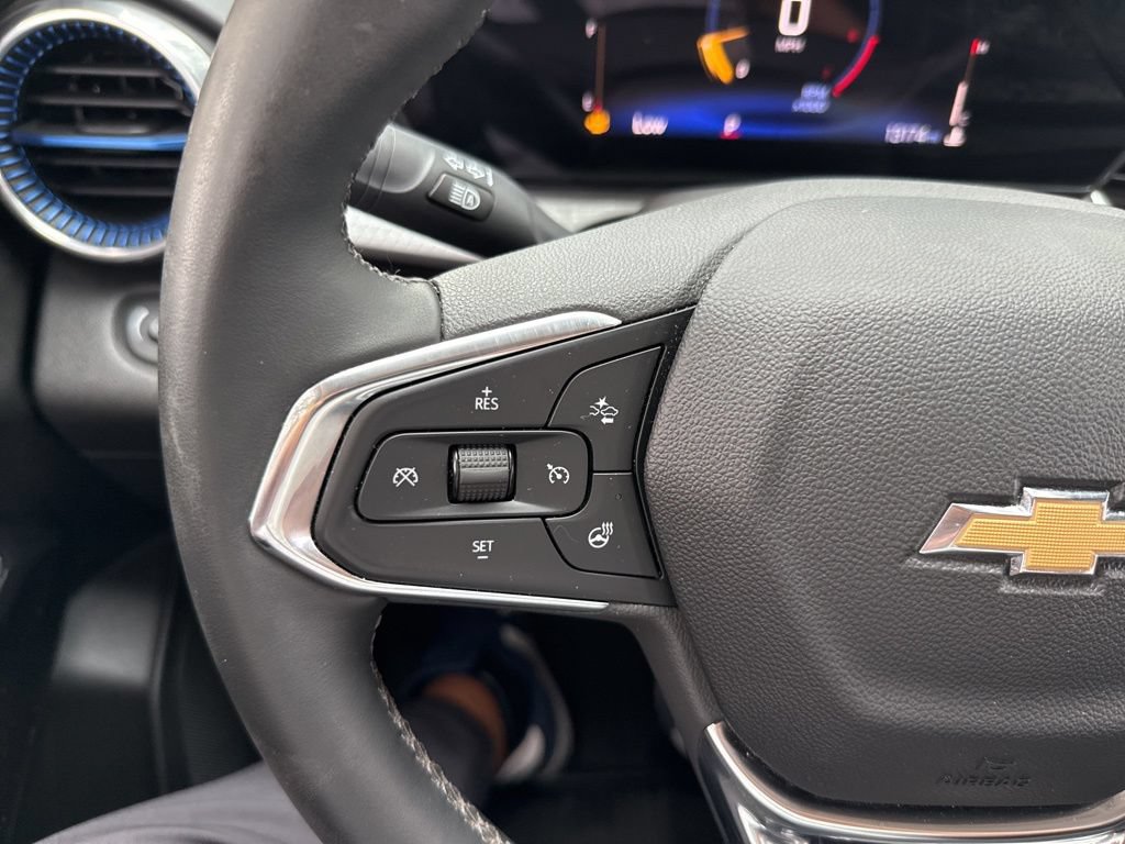 Used 2024 Chevrolet Trax LT w/ LT Convenience Package FWD image 34