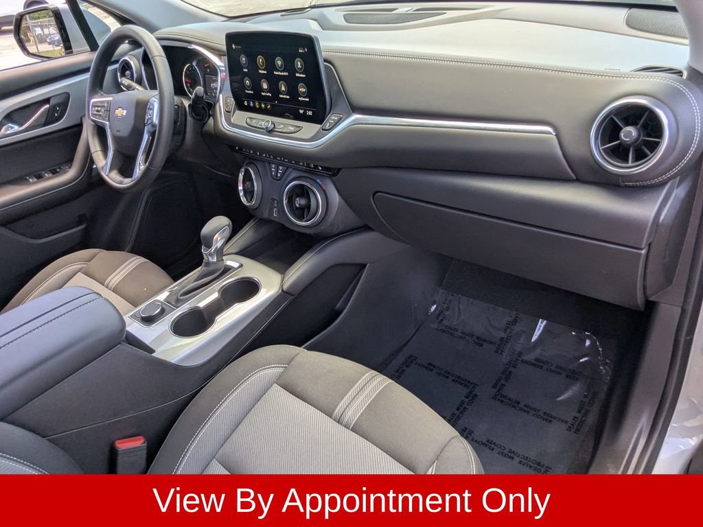 Used 2025 Chevrolet Blazer LT FWD image 33