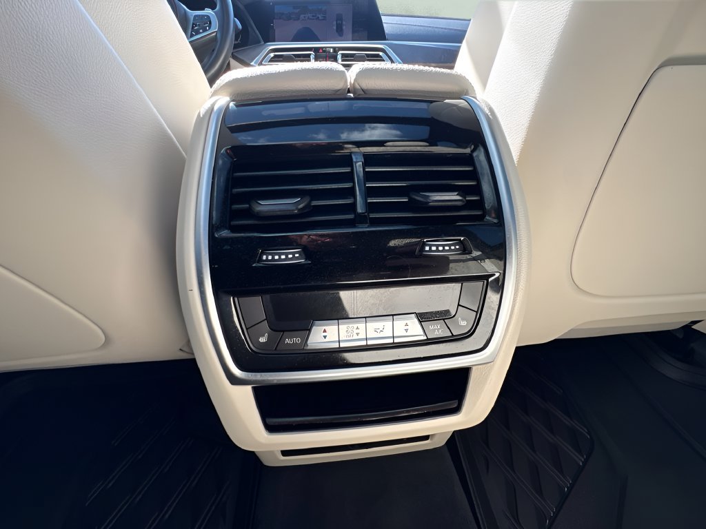 Used 2020 BMW X5 sDrive40i w/ M Sport Package RWD image 13