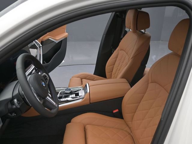 New 2026 BMW X5 M60i w/ Executive Package image 16