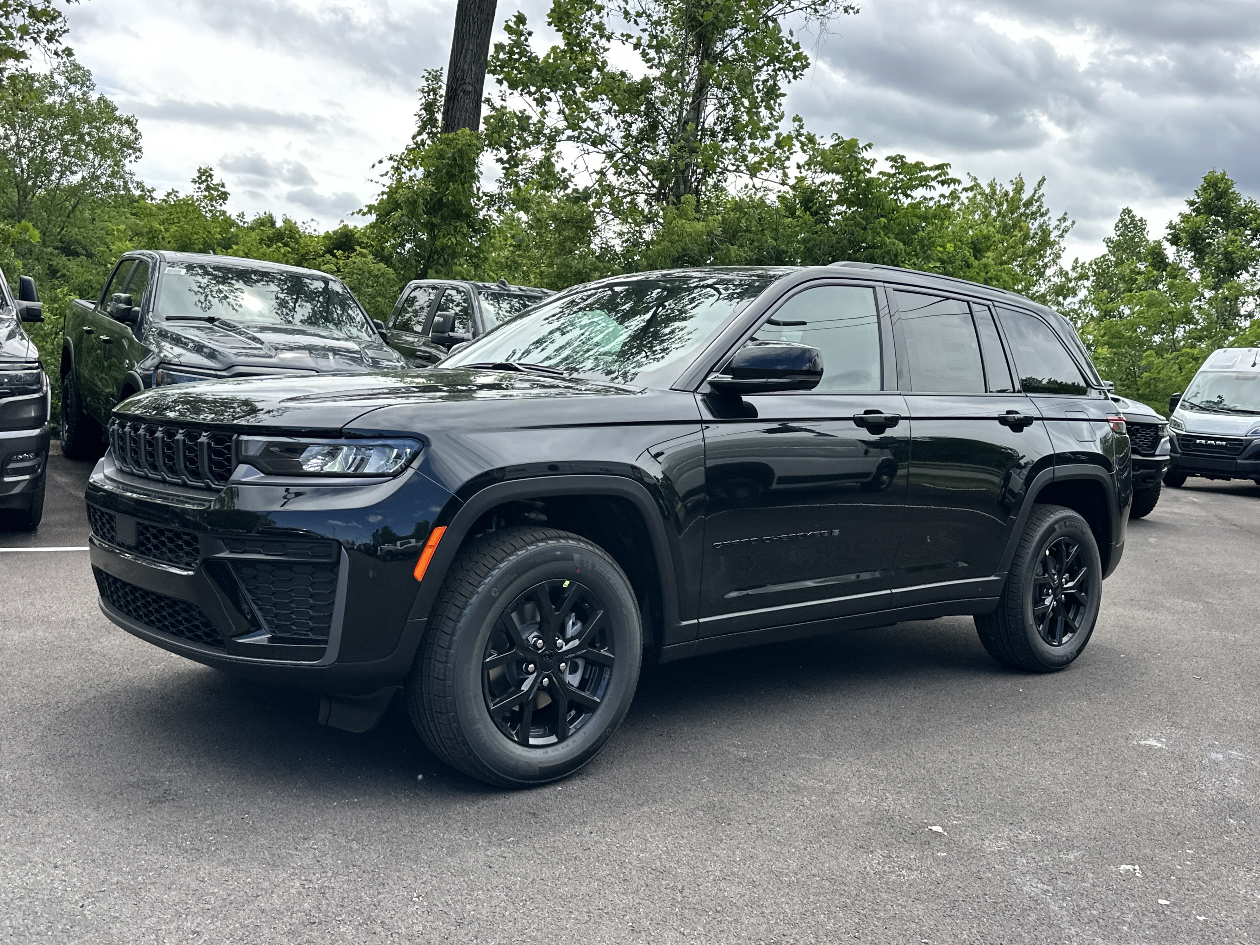 New 2026 Jeep Grand Cherokee Altitude AWD/4WD image 21