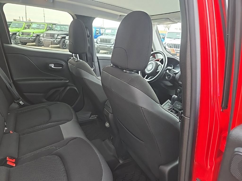 Used 2022 Jeep Renegade Latitude w/ Sun/Sound Group image 82