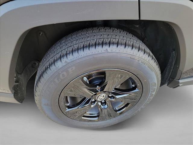 Used 2025 Toyota RAV4 XLE w/ Convenience Package FWD image 11