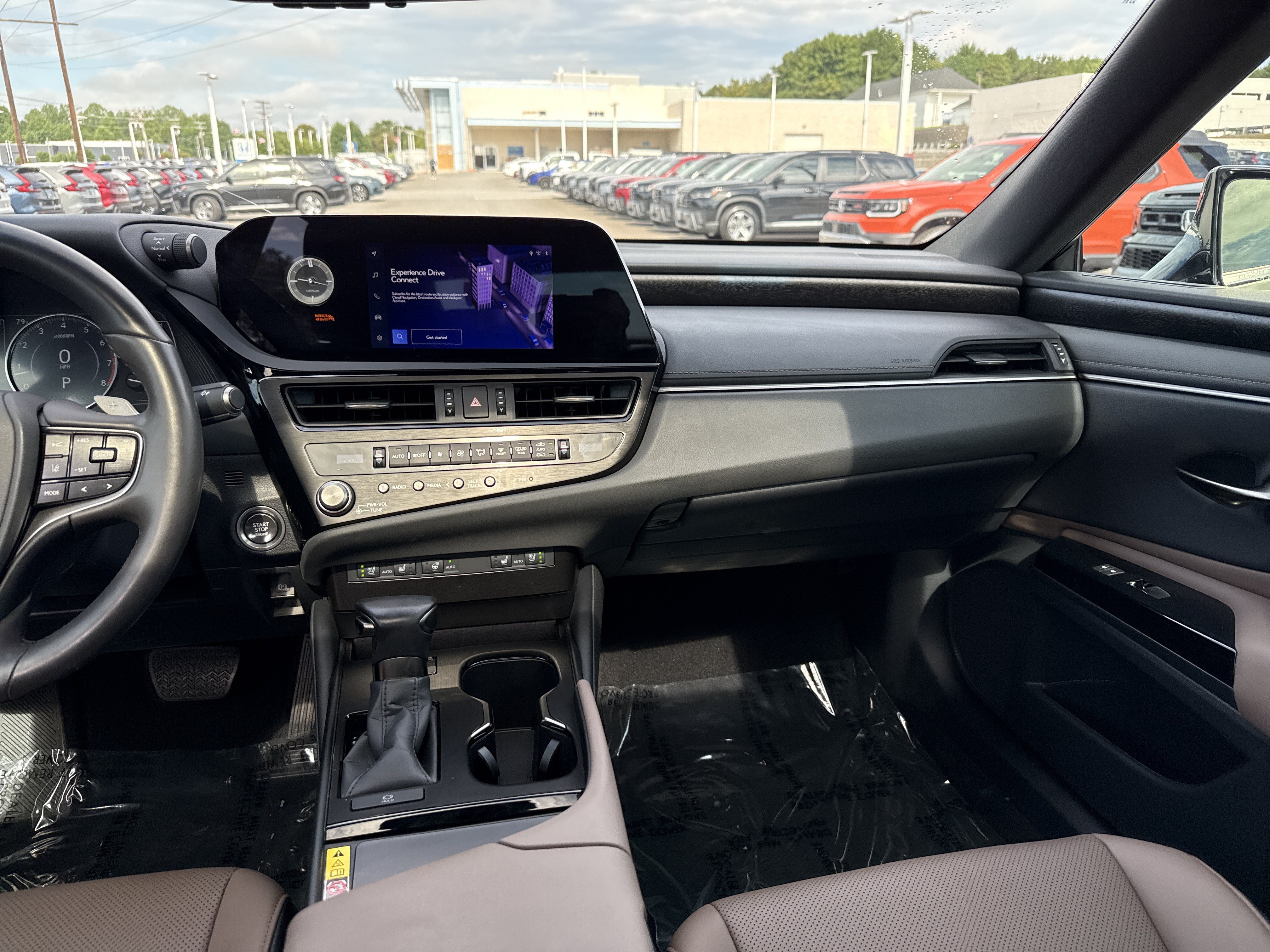 Used 2024 Lexus ES 350 w/ Premium Package FWD image 30