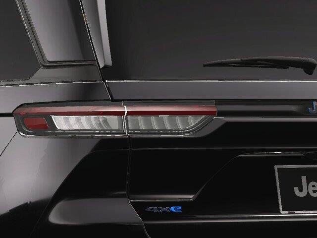 New 2024 Jeep Grand Cherokee Trailhawk w/ Advanced Protech Group II AWD/4WD image 15