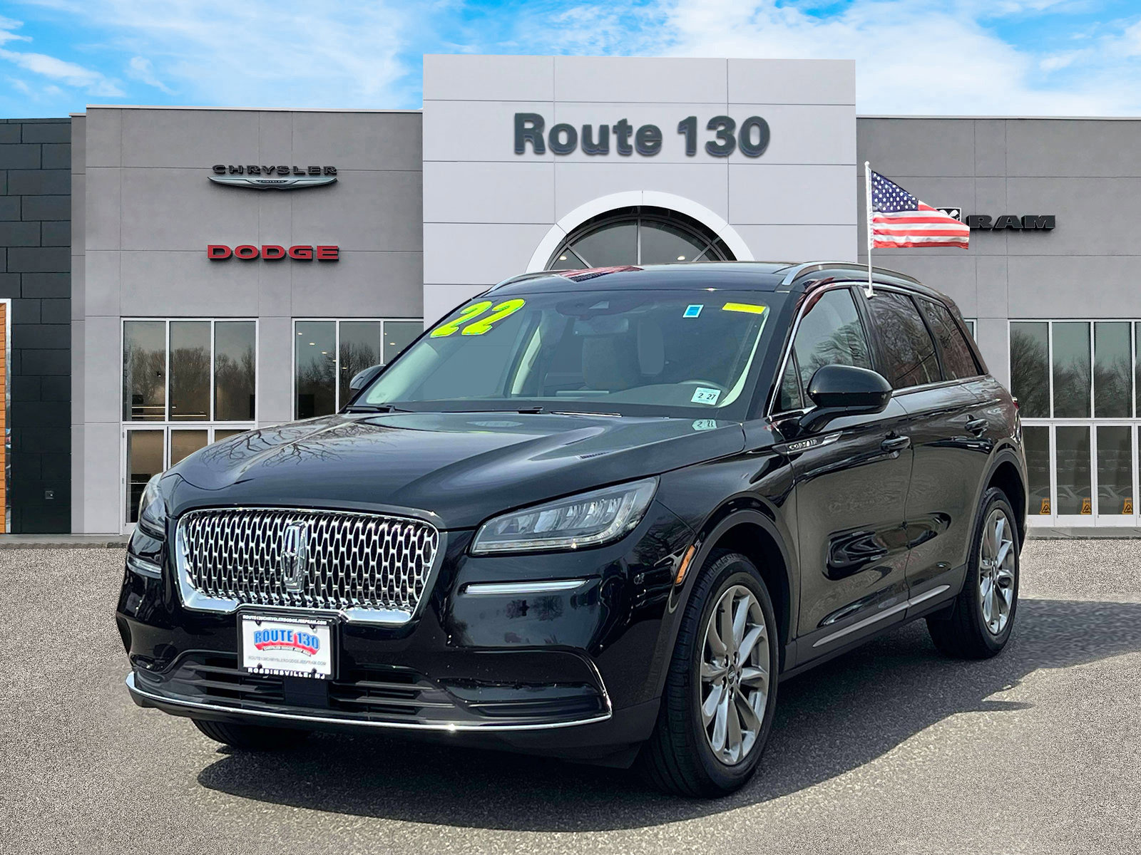 Used 2022 Lincoln Corsair AWD w/ Premium Package image 2